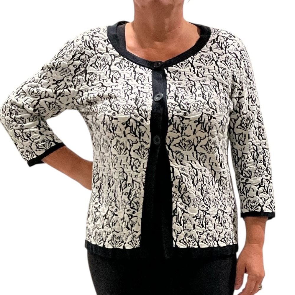Nouveau Womens Cardigan L Black White Floral 3/4 Sleeve‎ Button Up Knit